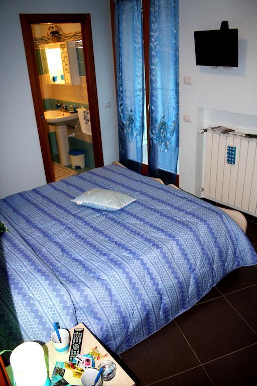 B&B Notte E Di Monasterolo del Castello Szoba fotó